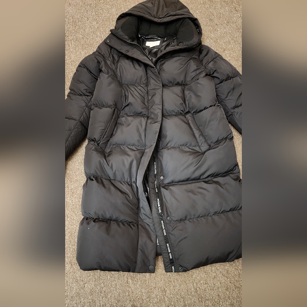 Michael Michael Kors insulated puffer coat. As New (Worn Couple Times Only)